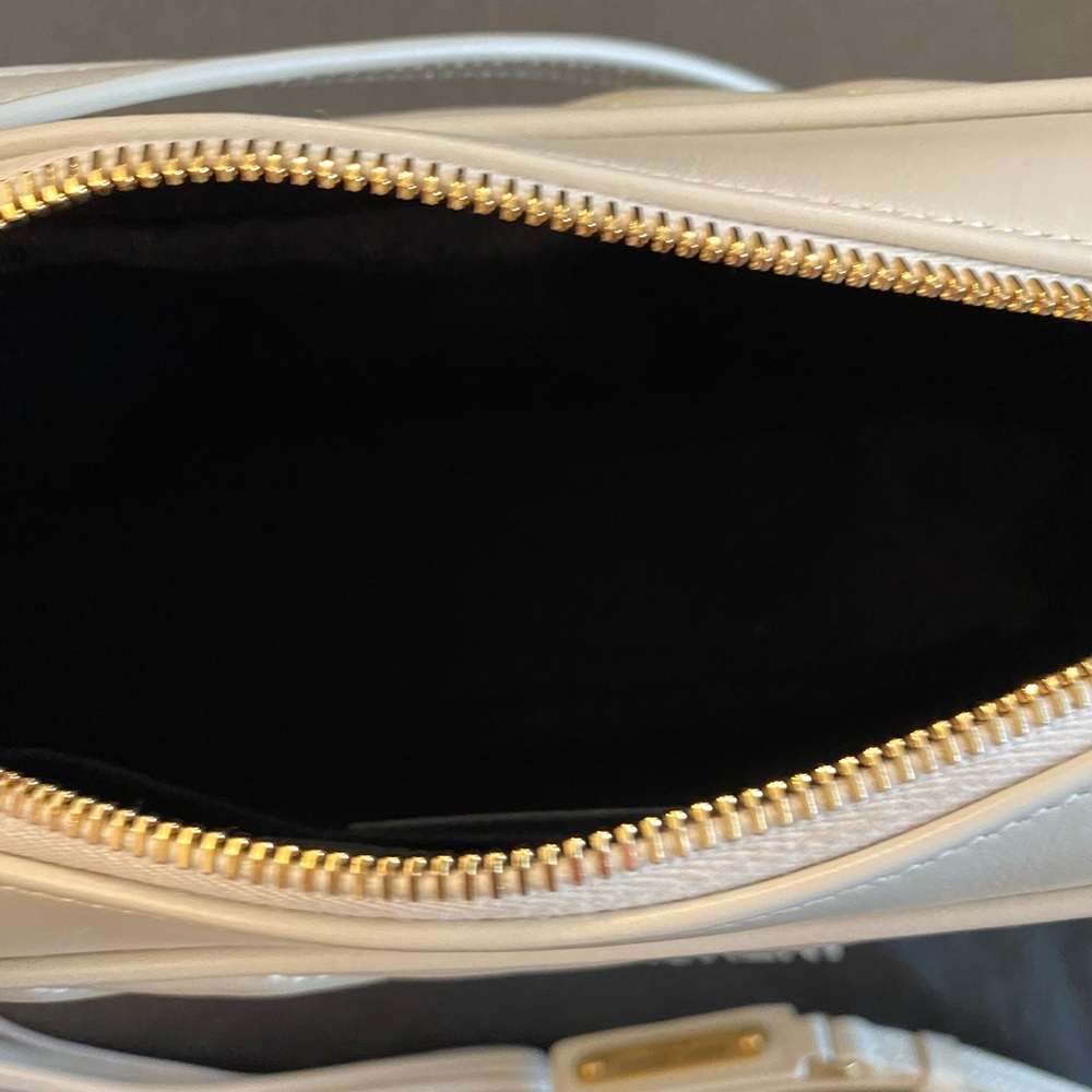 Yves Saint Laurent Cream Quilted Leather Camera Bag with Gold YSL Logo - Picture 6 of 11